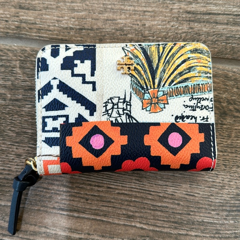 Women’s small Tory Burch wallet